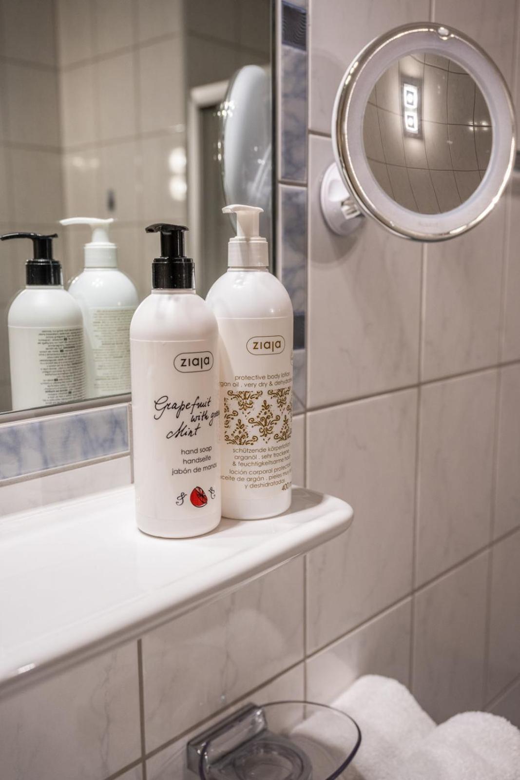 Hotel Haus Waldhof Ischgl Zewnętrze zdjęcie